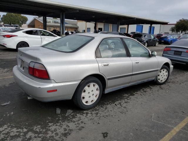 Изображение 3 1996 HONDA ACCORD LX 1996 с VIN 1HGCD5633TA035017