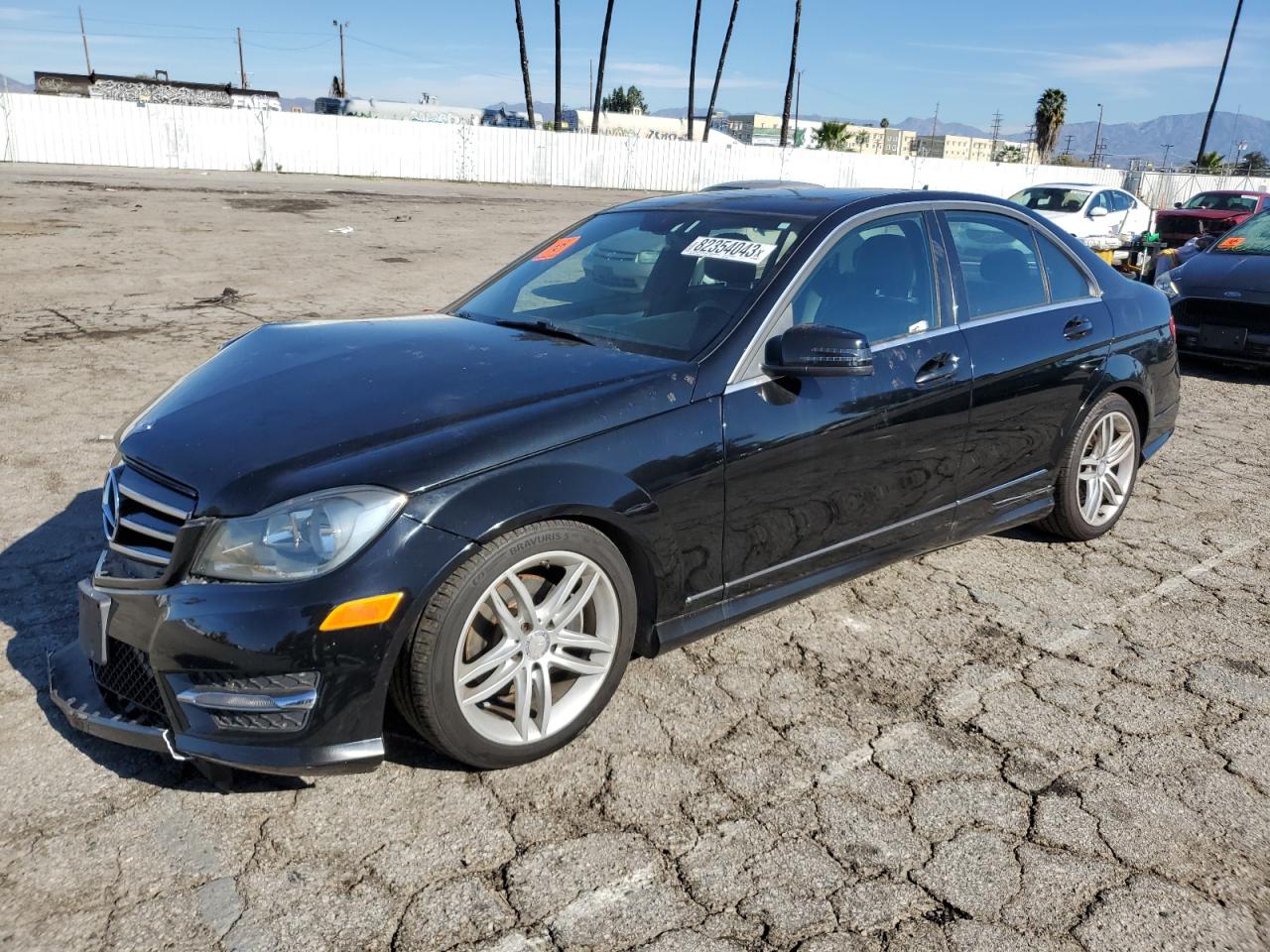 Obraz 1 z 2014 MERCEDES-BENZ C 250 2014 z VIN WDDGF4HB6EG255931