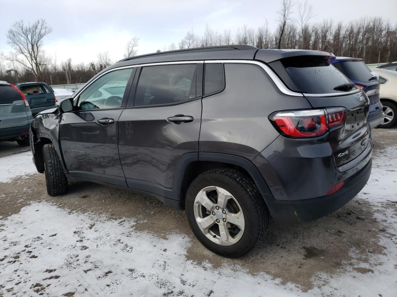 Изображение 2 2019 JEEP COMPASS LATITUDE 2019 с VIN 3C4NJDBB0KT768494