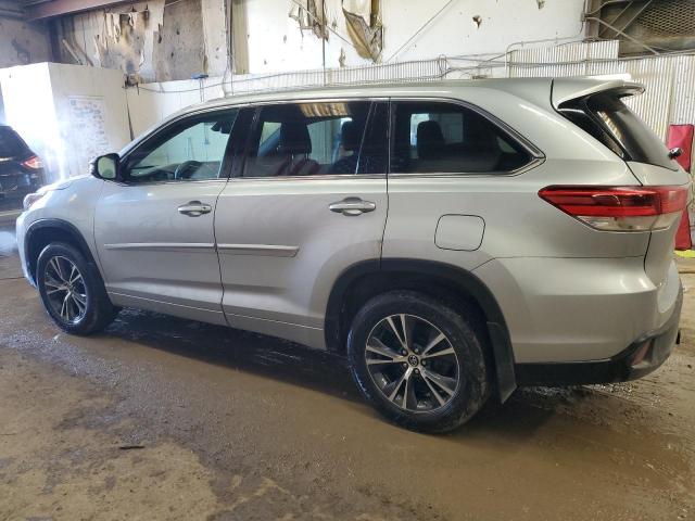 Obraz 2 z 2018 TOYOTA HIGHLANDER LE 2018 z VIN 5TDBZRFH9JS906498