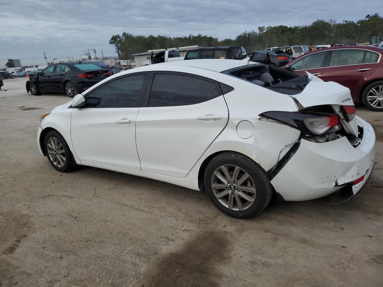 Image 2 of 2014 HYUNDAI ELANTRA SE 2014 with VIN 5NPDH4AEXEH525122