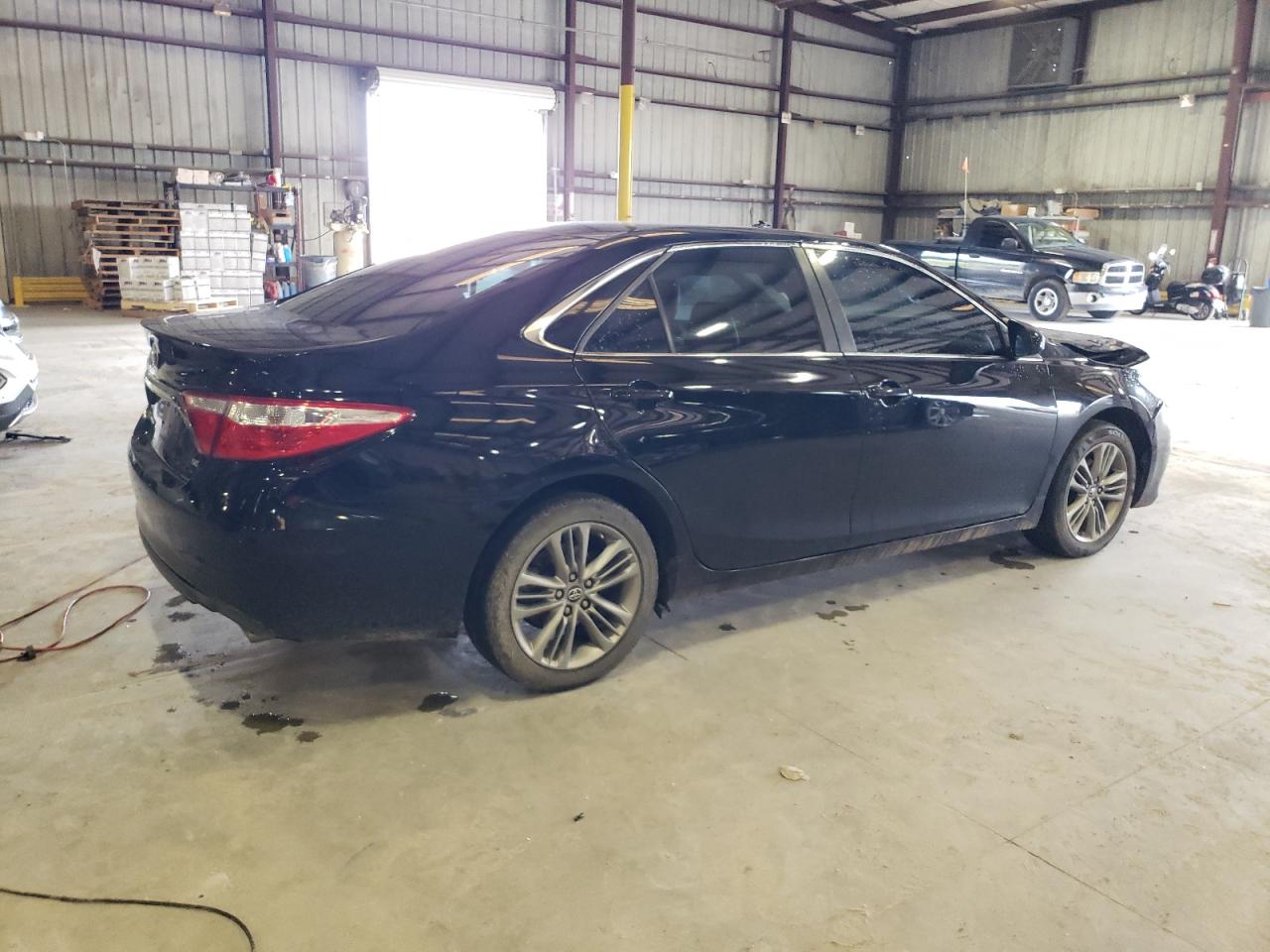 Obraz 3 z 2017 TOYOTA CAMRY LE 2017 z VIN 4T1BF1FK4HU696934