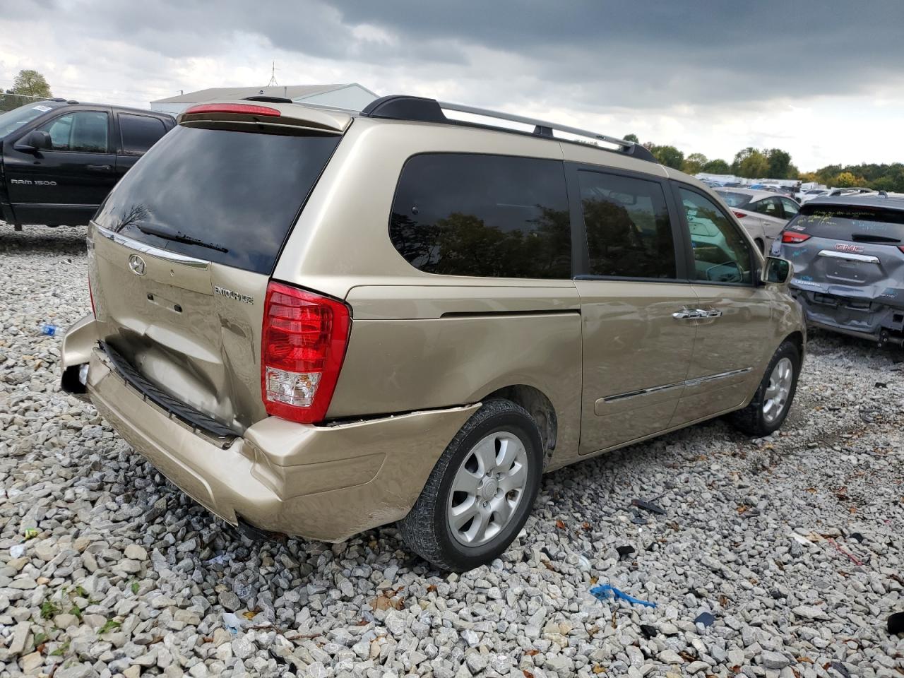 Изображение 3 2007 HYUNDAI ENTOURAGE GLS 2007 с VIN KNDMC233376037996