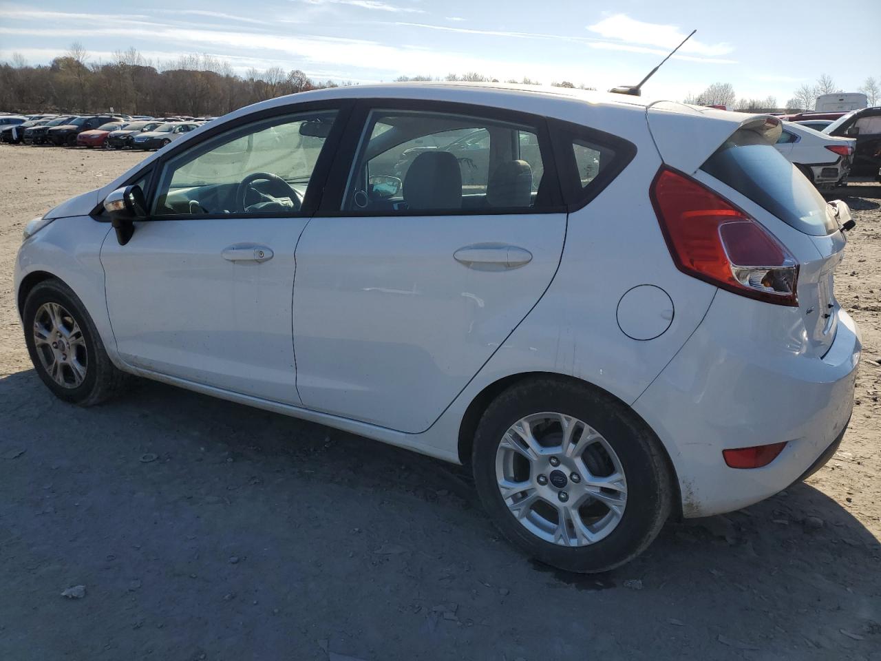 Изображение 2 2014 FORD FIESTA SE 2014 с VIN 3FADP4EJXEM189000