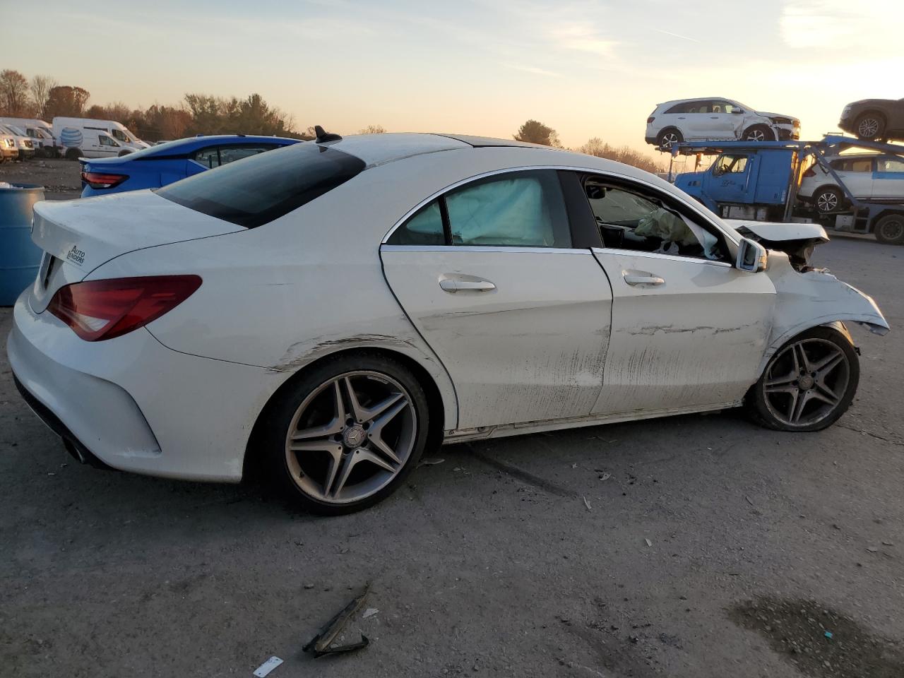 Image 3 of 2014 MERCEDES-BENZ CLA 250 2014 with VIN WDDSJ4EB5EN029548