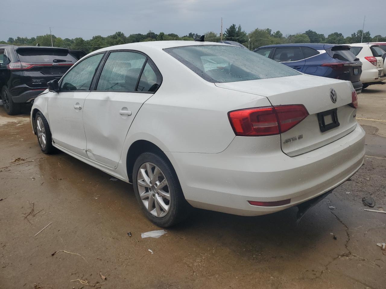 Image 2 of 2015 VOLKSWAGEN JETTA SE 2015 with VIN 3VWD17AJ7FM352087