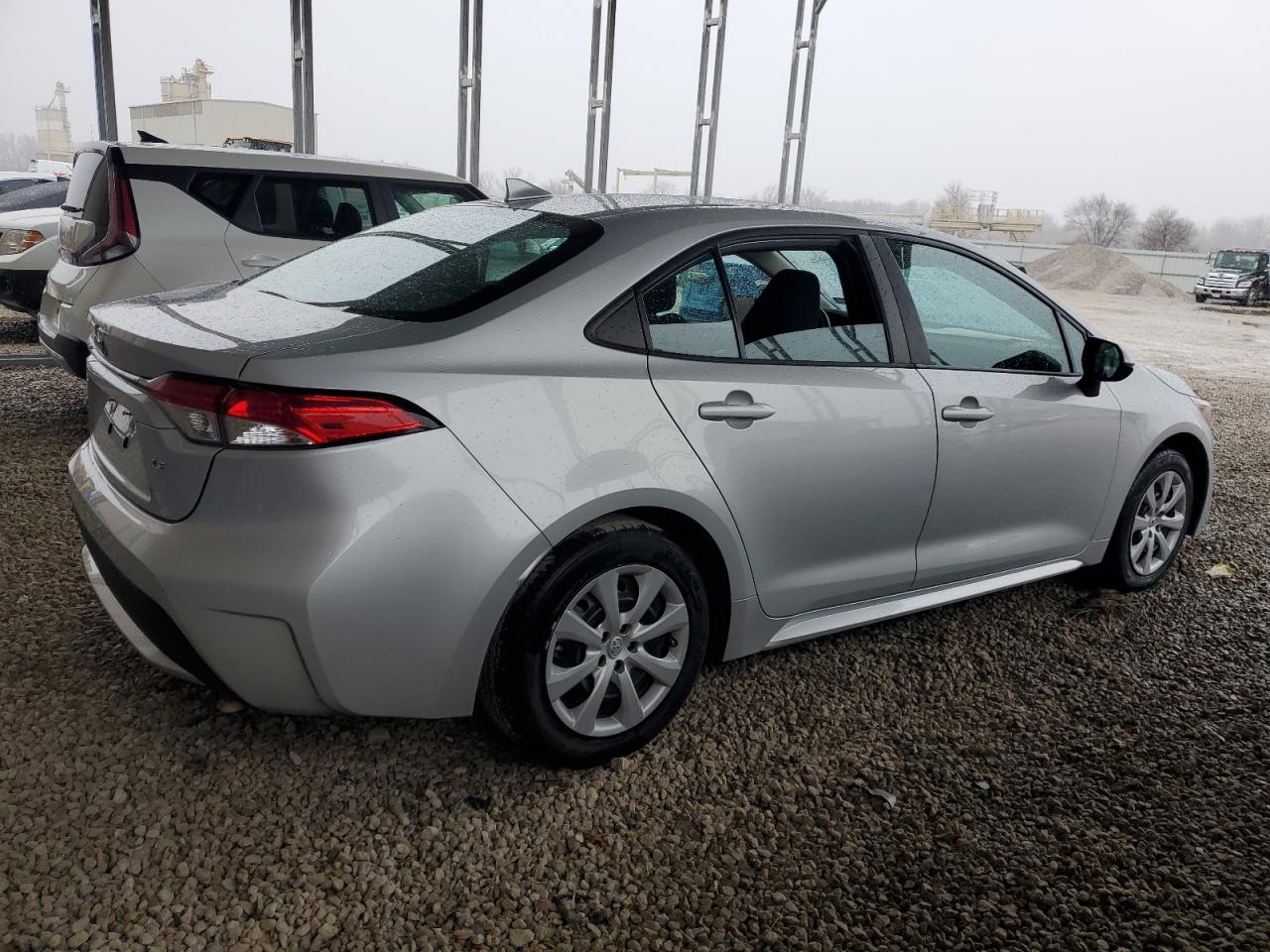 Изображение 3 2021 TOYOTA COROLLA LE 2021 с VIN 5YFEPMAE0MP185388