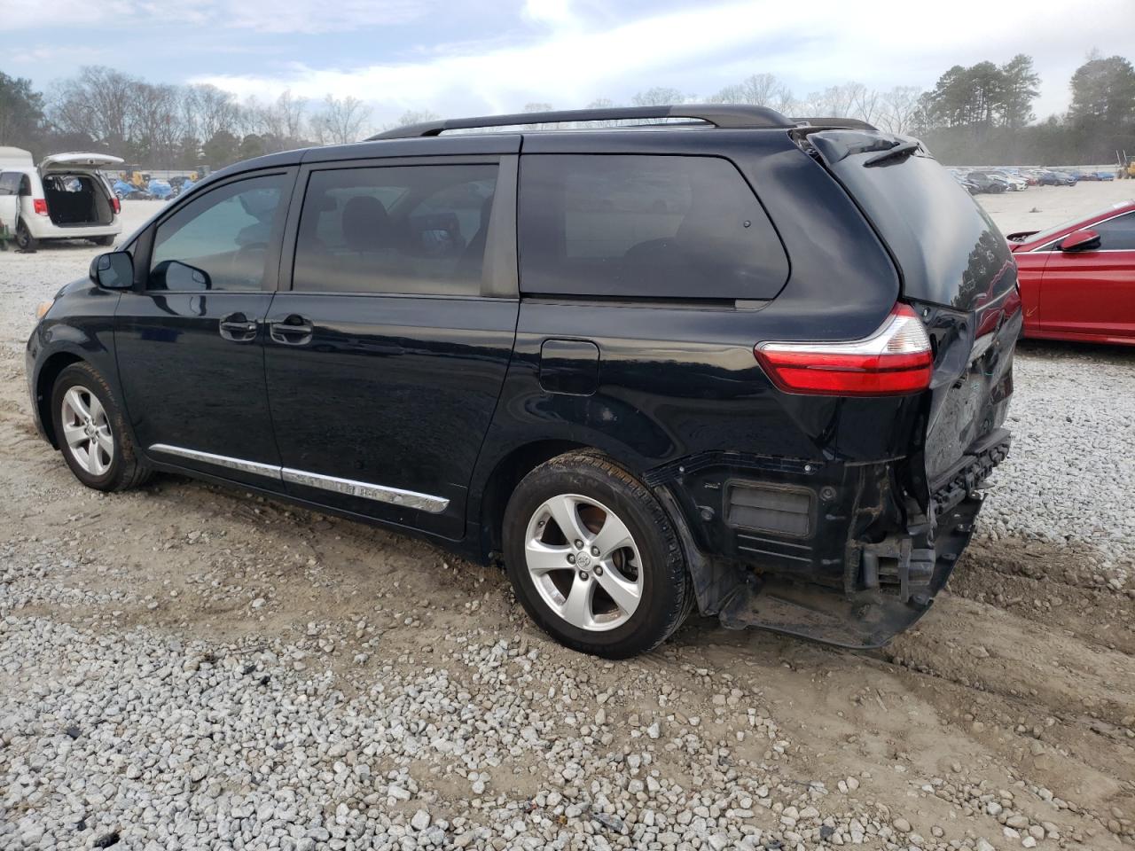Image 2 of 2015 TOYOTA SIENNA LE 2015 with VIN 5TDKK3DCXFS602922