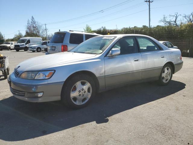 Obraz 1 z 2000 LEXUS ES 300 2000 z VIN JT8BF28G0Y0259800