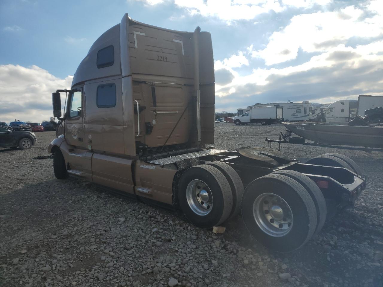 Obraz 3 z 2022 VOLVO VN VNL 2022 z VIN 4V4NC9EH1NN605899