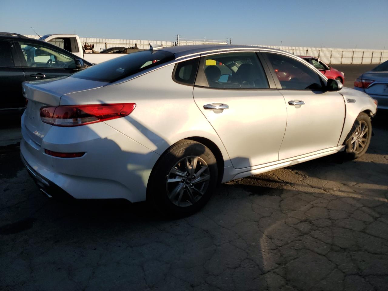 Obraz 3 z 2019 KIA OPTIMA LX 2019 z VIN 5XXGT4L36KG328575