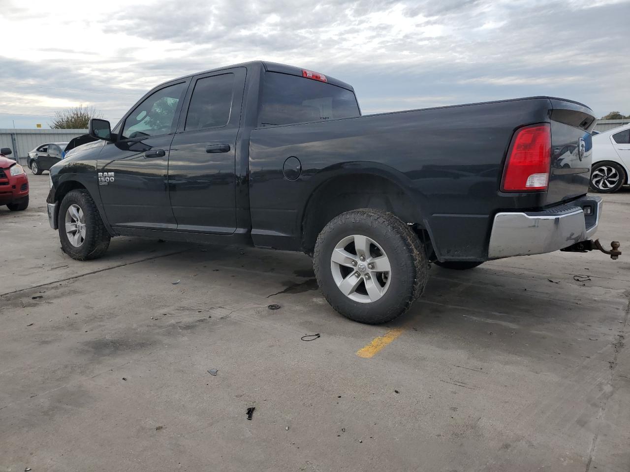 Obraz 2 z 2019 RAM 1500 CLASSIC TRADESMAN 2019 z VIN 1C6RR6FG3KS629092
