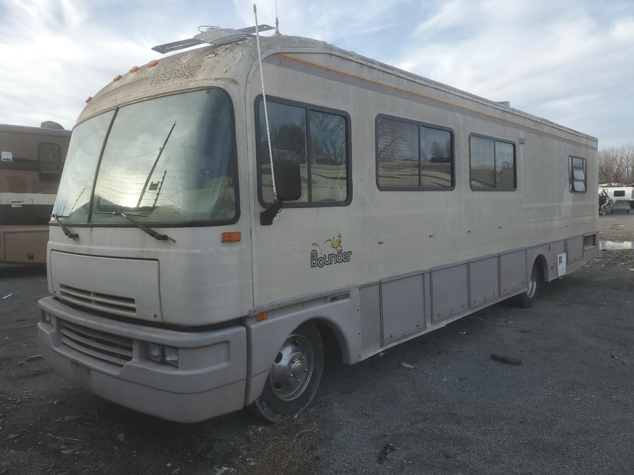 Изображение 2 1992 CHEVROLET P30  1992 с VIN 1GBKP37N1N3319182