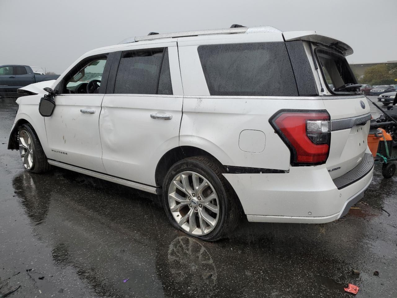 Image 2 of 2019 FORD EXPEDITION PLATINUM 2019 with VIN 1FMJU1MT6KEA13873