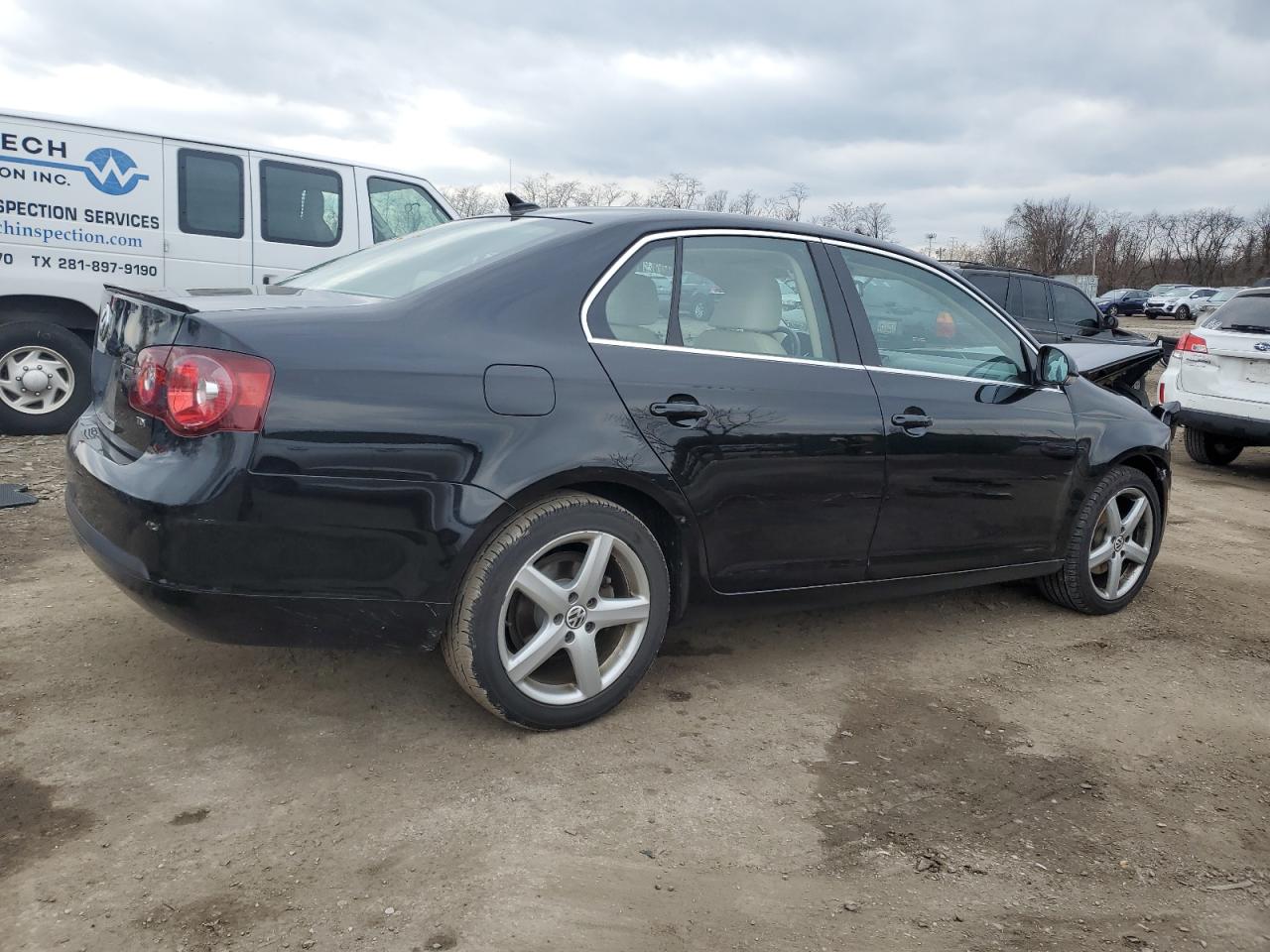 Image 3 of 2010 VOLKSWAGEN JETTA TDI 2010 with VIN 3VWRL7AJ0AM156663
