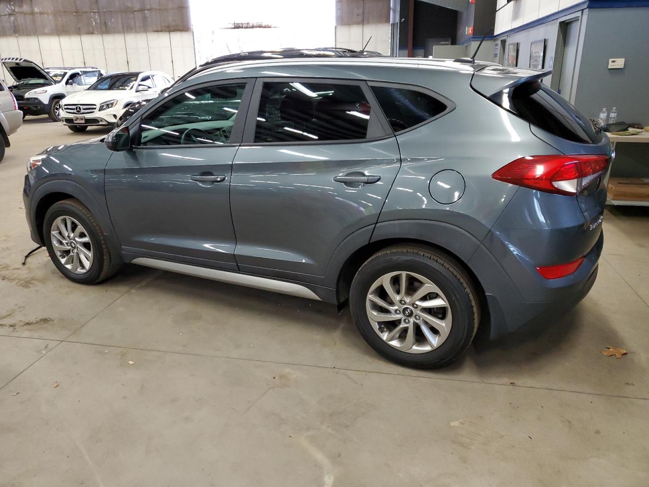 Obraz 2 z 2017 HYUNDAI TUCSON LIMITED 2017 z VIN KM8J3CA4XHU385937