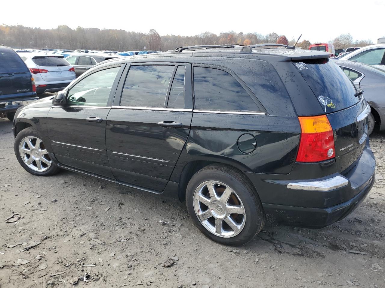 Image 2 of 2008 CHRYSLER PACIFICA LIMITED 2008 with VIN 2A8GF78XX8R635891