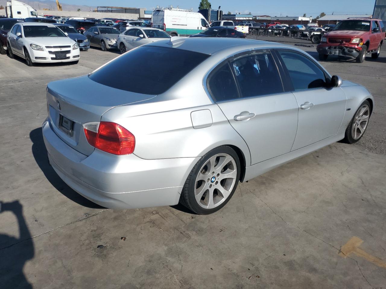 Изображение 3 2006 BMW 330 I 2006 с VIN WBAVB33516PS18258
