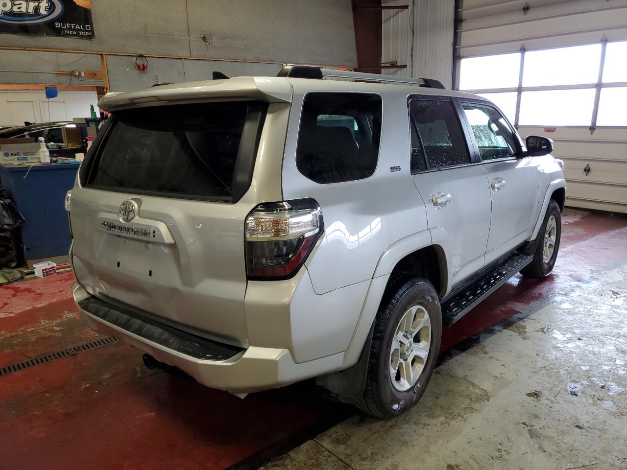 Image 3 of 2023 TOYOTA 4RUNNER SE 2023 with VIN JTEMU5JR8P6142129