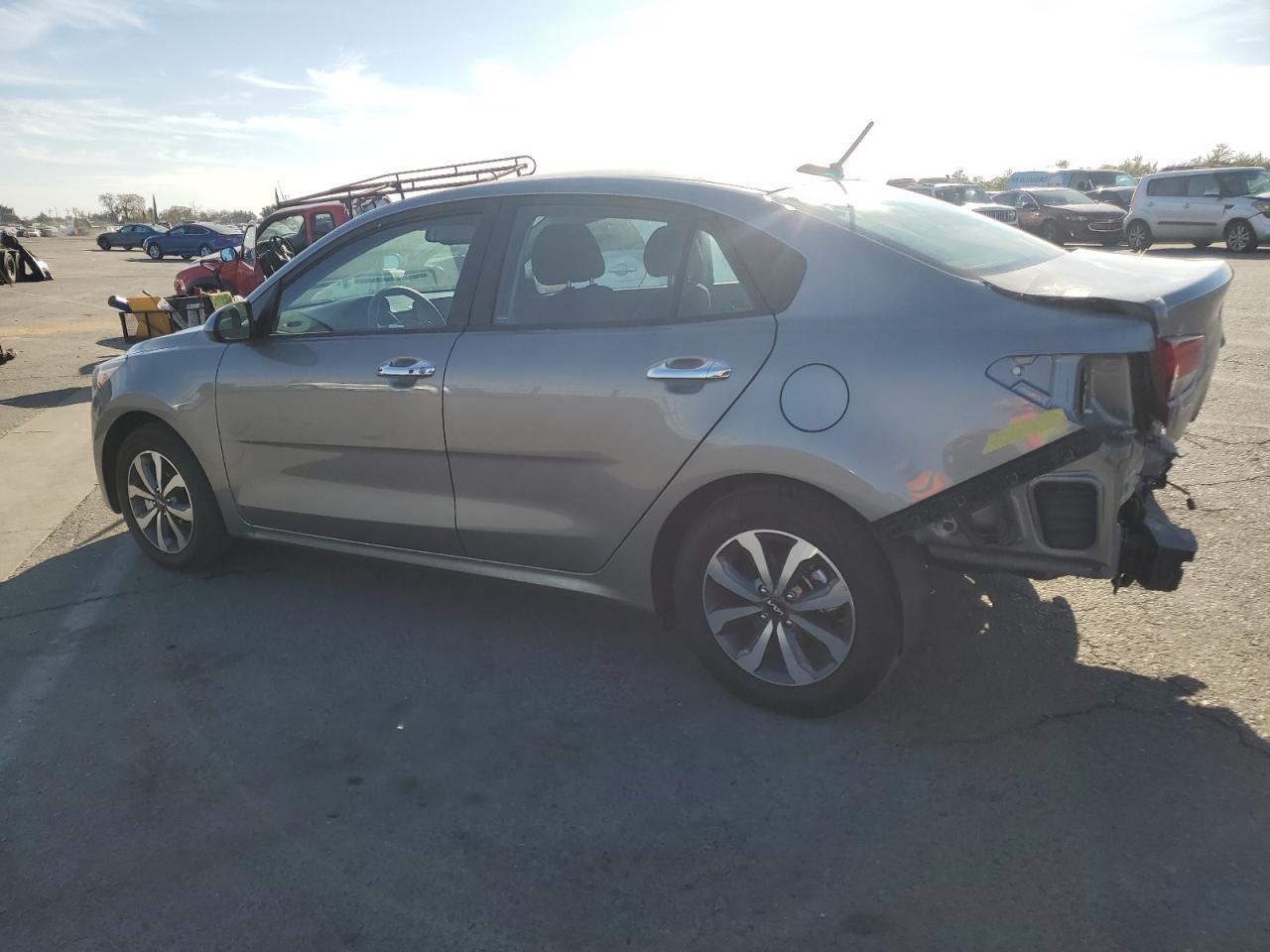 Изображение 2 2022 KIA RIO LX 2022 с VIN 3KPA24AD7NE456356