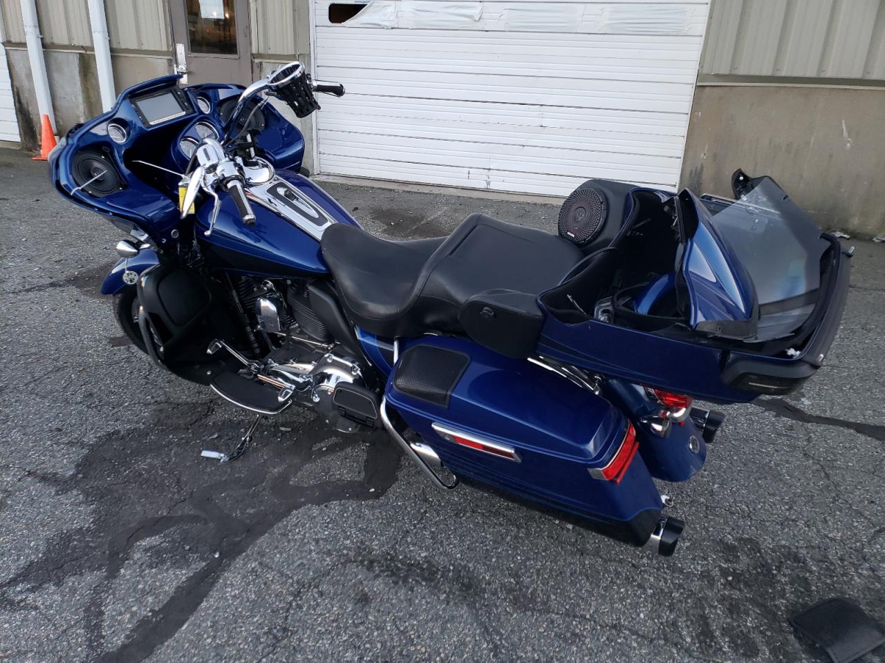 Изображение 3 2015 HARLEY-DAVIDSON FLTRUSE CVO ROAD GLIDE 2015 с VIN 1HD1TAN17FB958308