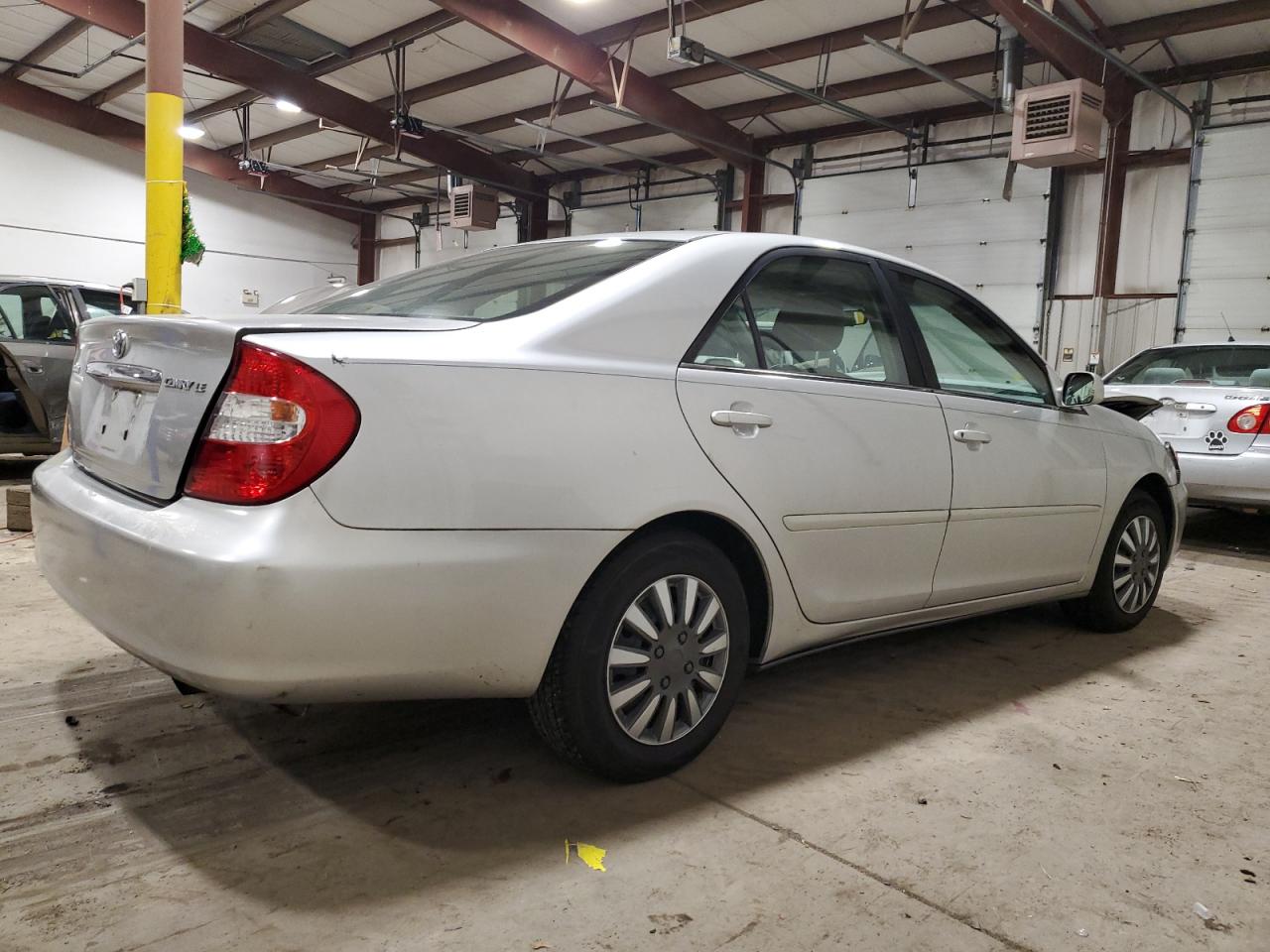 Obraz 3 z 2002 TOYOTA CAMRY LE 2002 z VIN 4T1BE32K12U099591