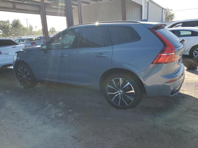 Obraz 2 z 2023 VOLVO XC60 PLUS 2023 z VIN YV4L12DW7P1376197