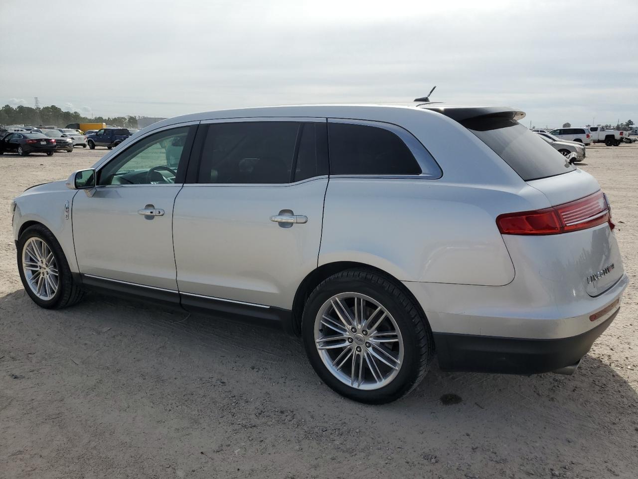 Image 2 of 2015 LINCOLN MKT  2015 with VIN 2LMHJ5AT1FBL01597
