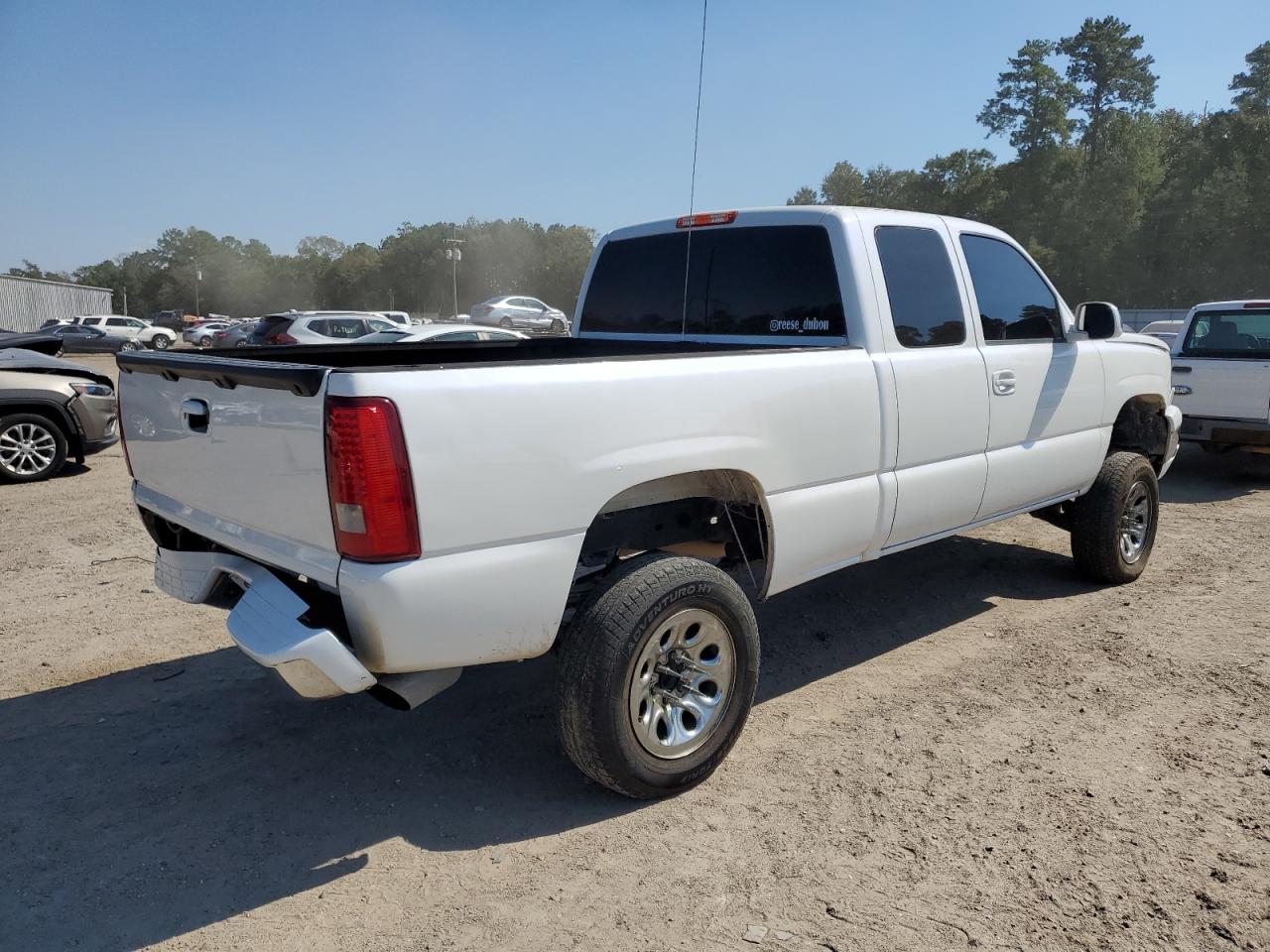 Изображение 3 2005 CHEVROLET SILVERADO K1500 2005 с VIN 1GCEK19Z45Z131104
