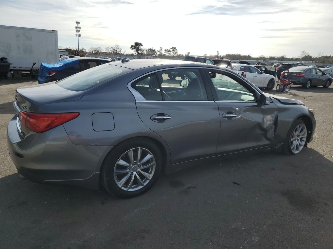 Image 3 of Infiniti Q50 Base 2014 with VIN JN1BV7AR7EM695970