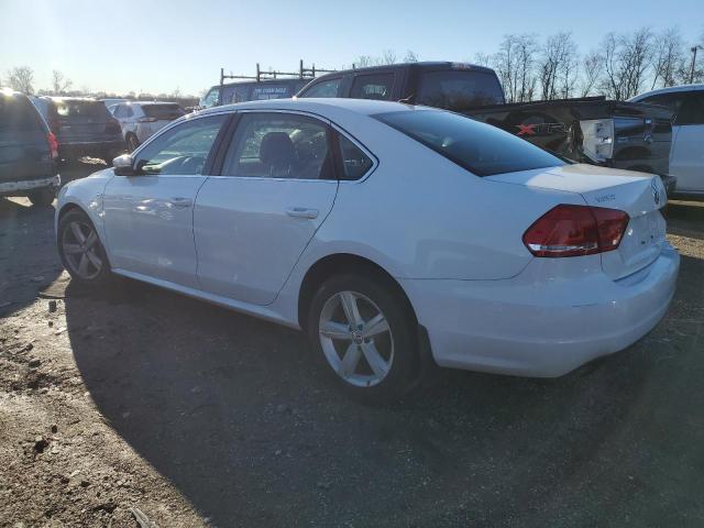 Obraz 2 z 2015 VOLKSWAGEN PASSAT S 2015 z VIN 1VWAT7A36FC102369