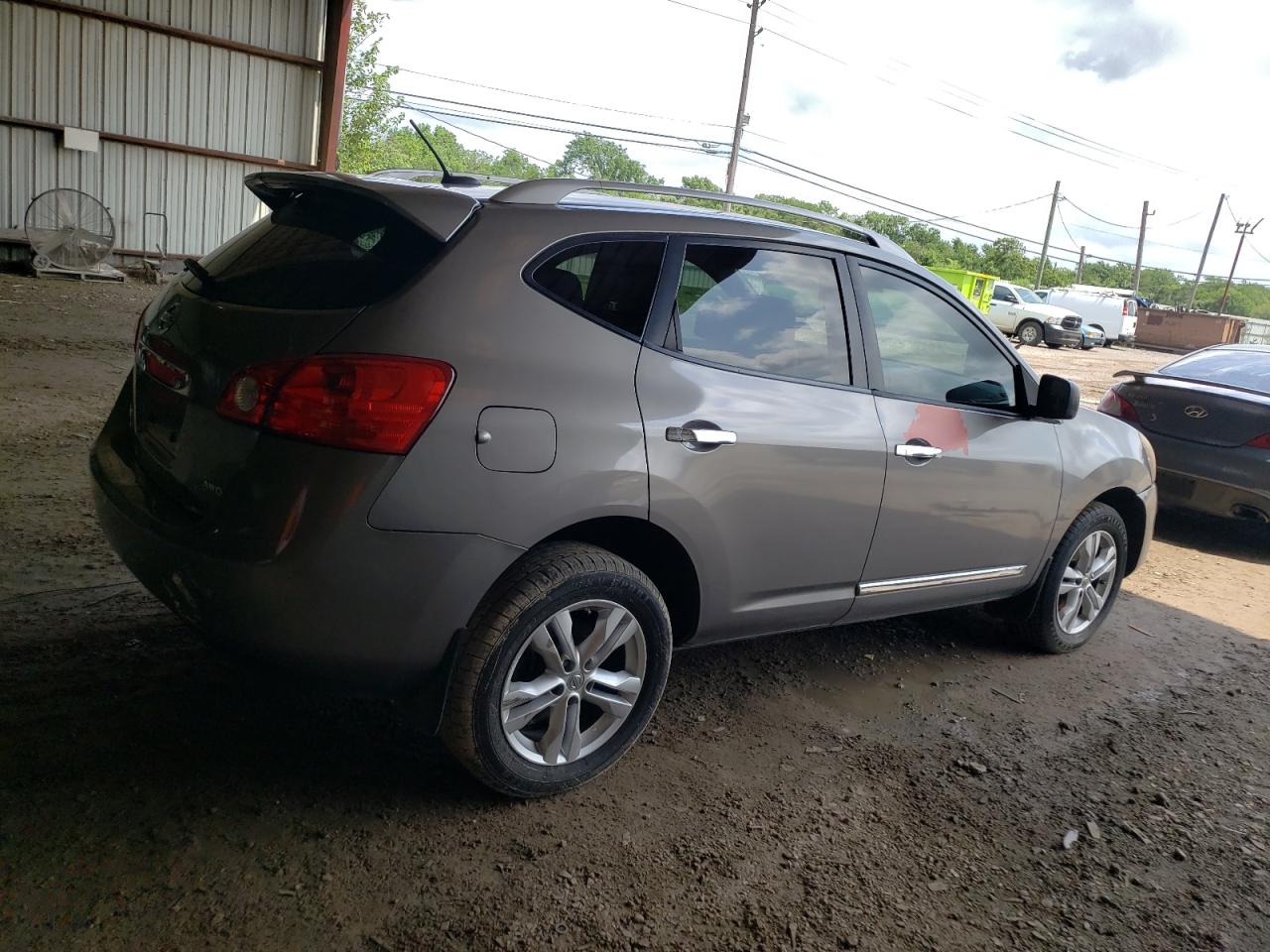 Image 3 of 2015 NISSAN ROGUE SELECT S 2015 with VIN JN8AS5MV4FW752912
