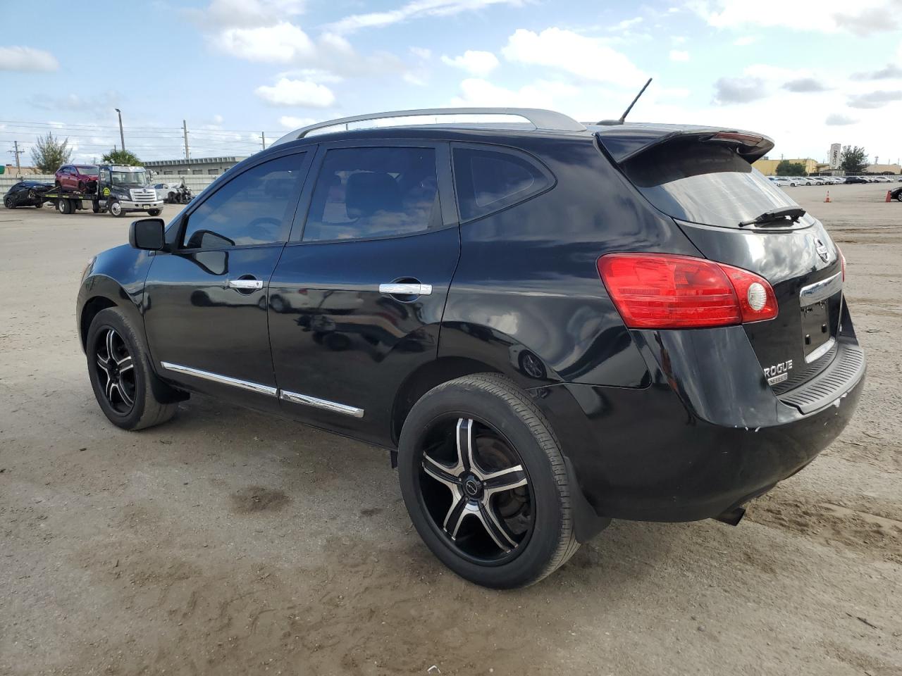 Изображение 2 2015 NISSAN ROGUE SELECT S 2015 с VIN JN8AS5MV2FW754190