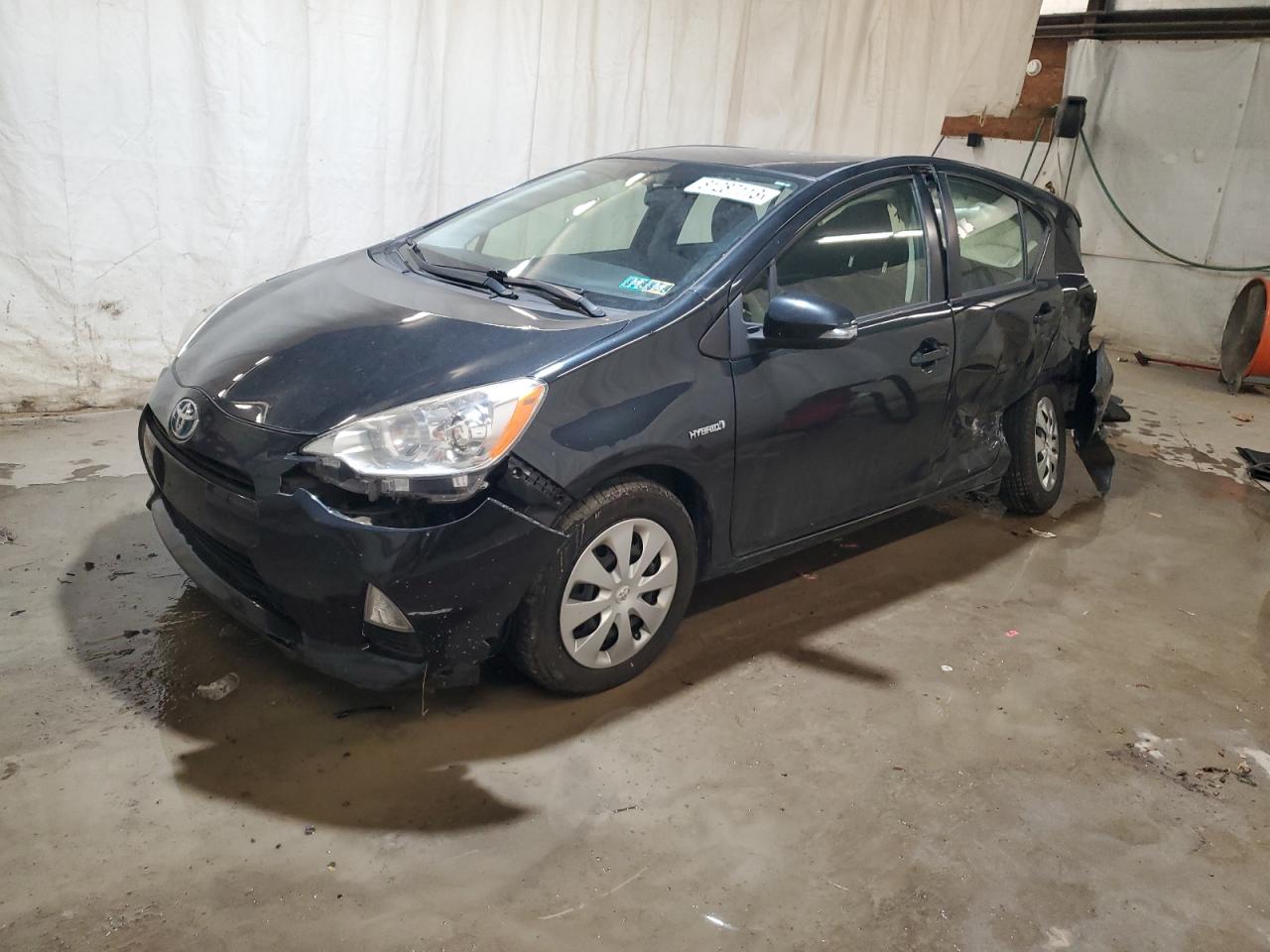 Image 1 of 2014 TOYOTA PRIUS C  2014 with VIN JTDKDTB36E1574805