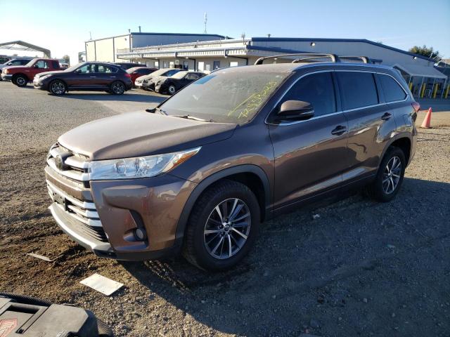 Obraz 1 z 2018 TOYOTA HIGHLANDER SE 2018 z VIN 5TDKZRFH6JS265763