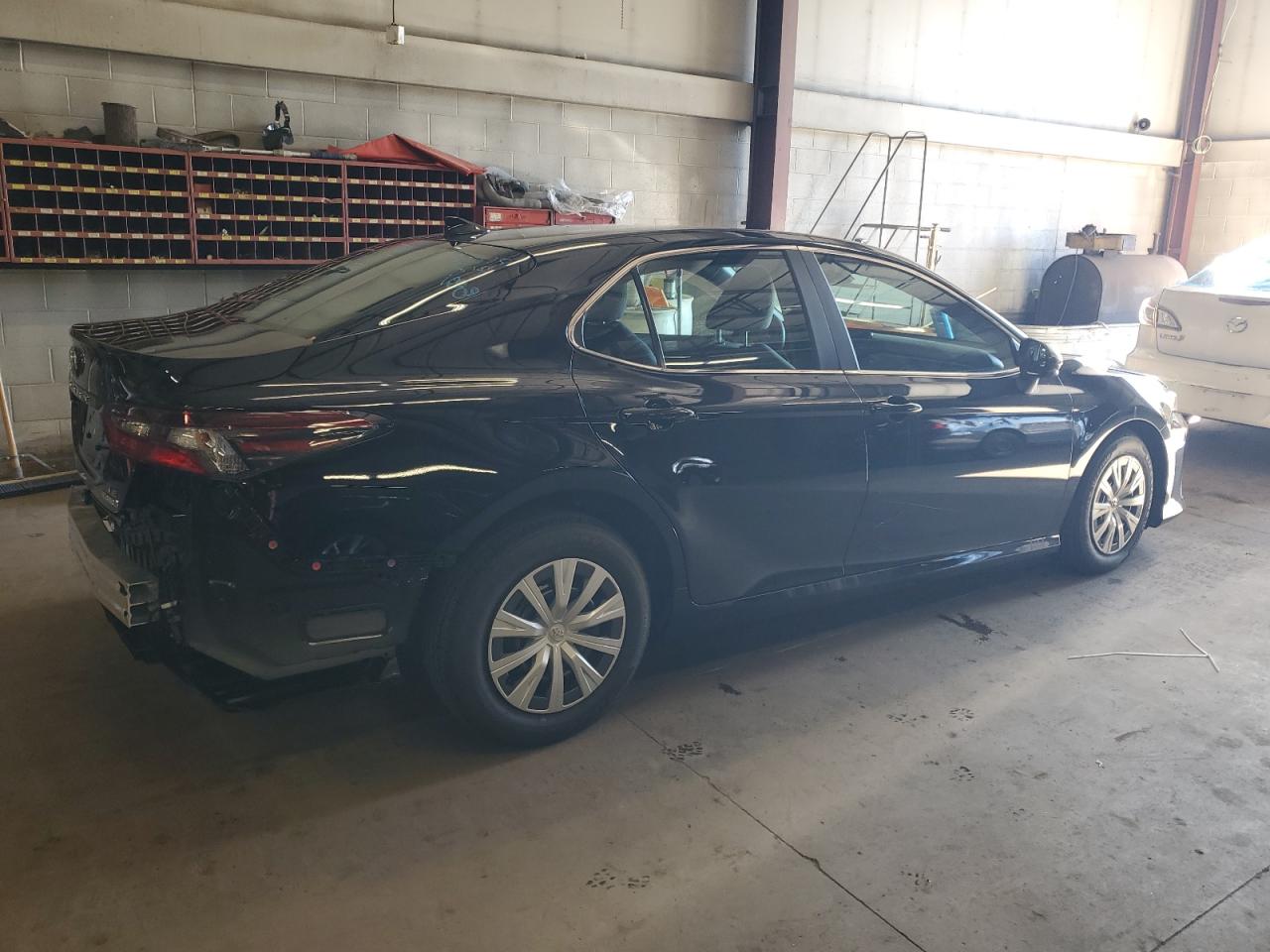 Изображение 3 2024 TOYOTA CAMRY LE 2024 с VIN 4T1C31AK2RU062253