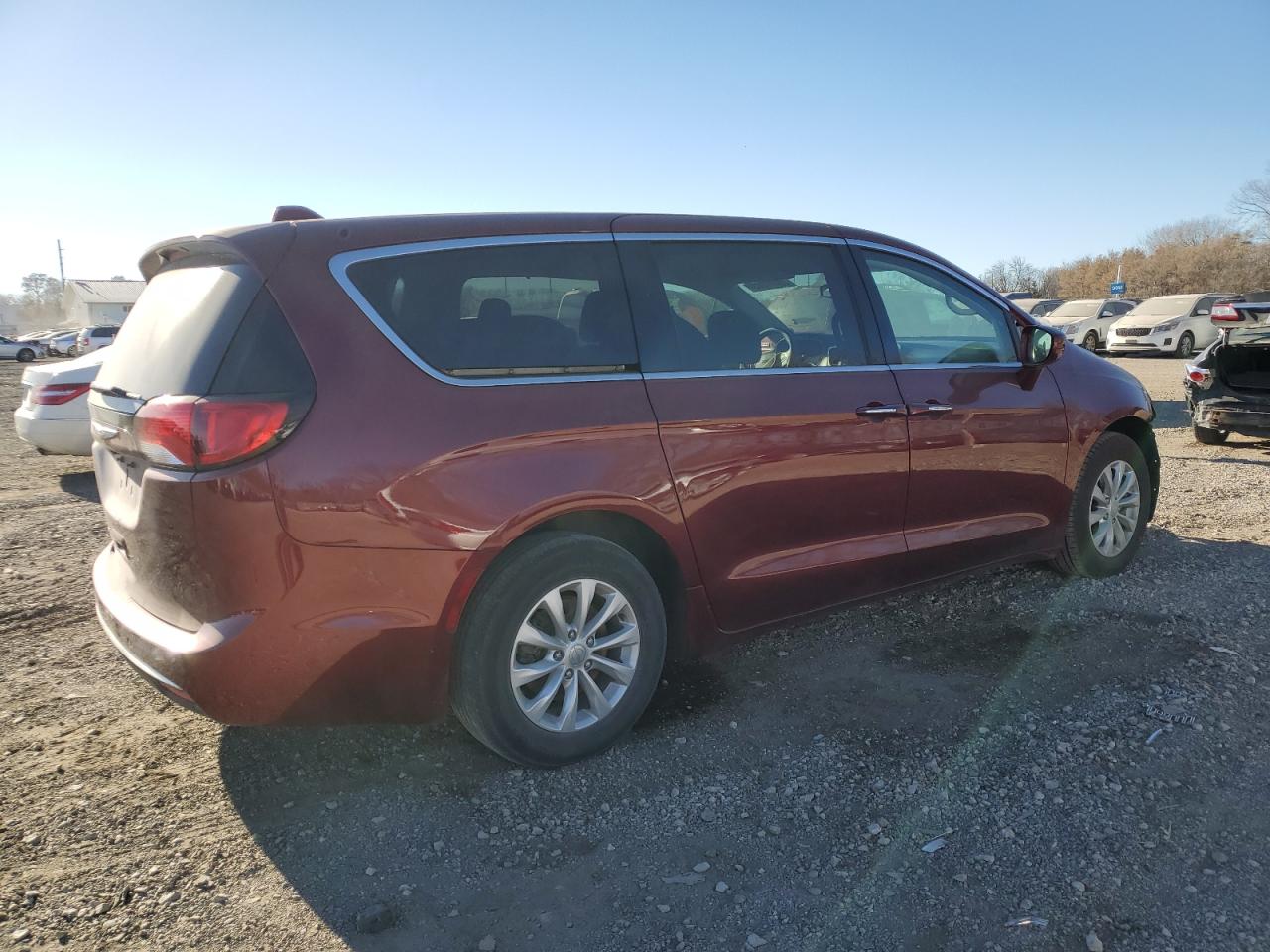 Obraz 3 z 2018 CHRYSLER PACIFICA TOURING PLUS 2018 z VIN 2C4RC1FG6JR277896