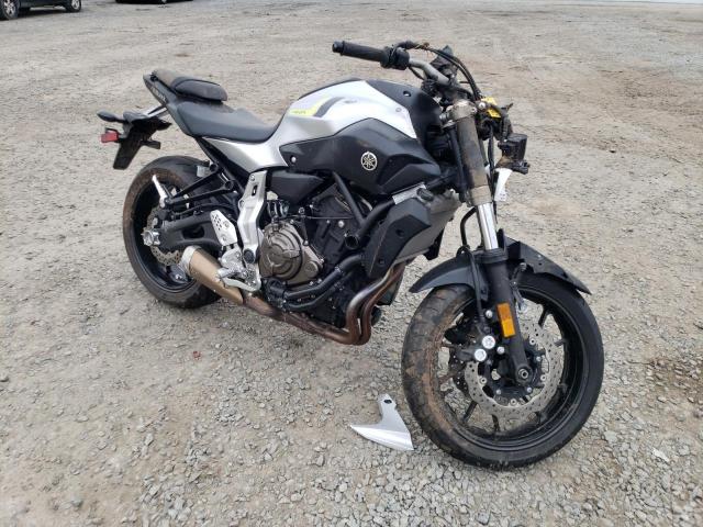 Obraz 1 z 2017 YAMAHA FZ07  2017 z VIN JYARM06EXHA012186