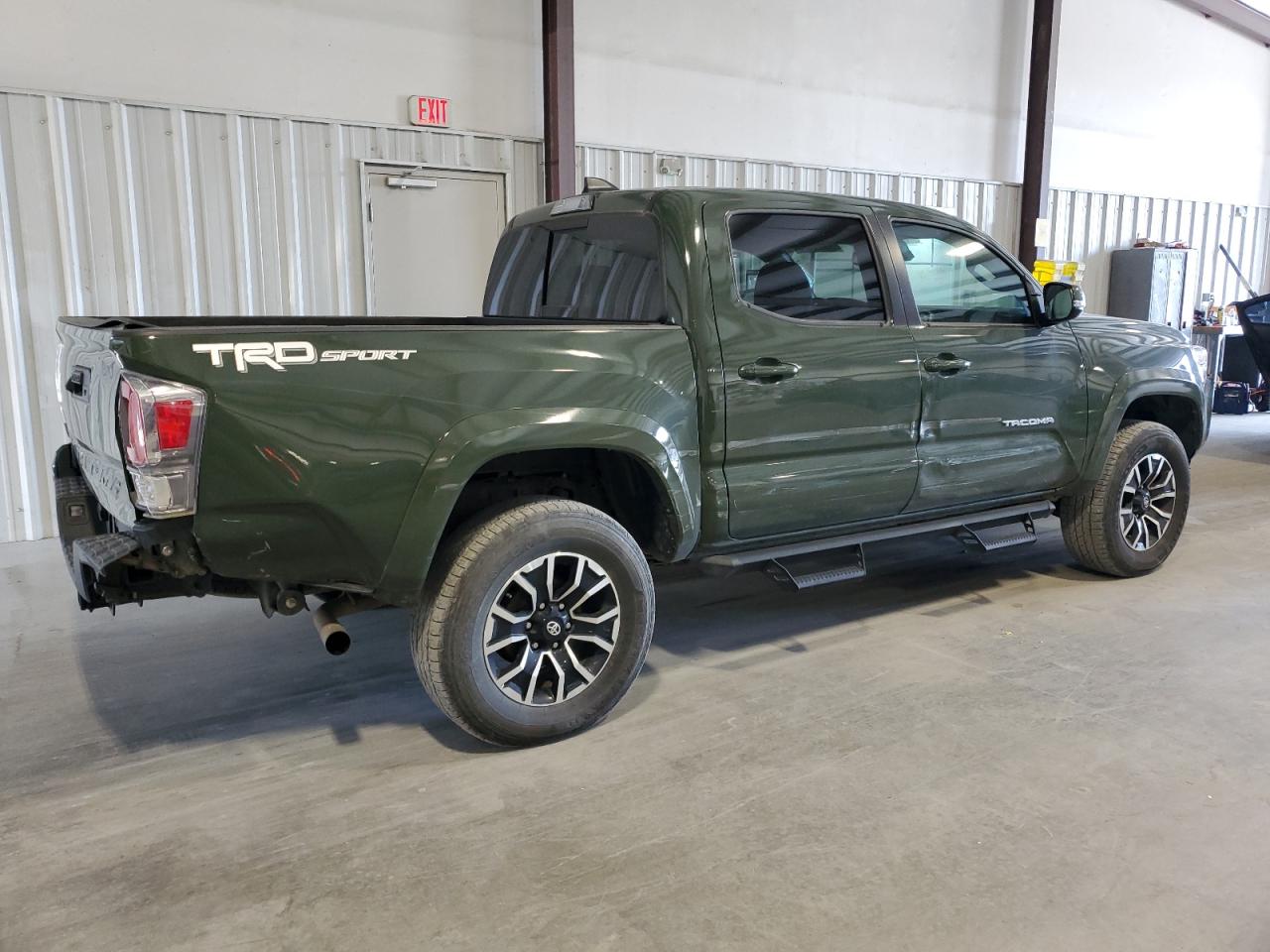 Obraz 3 z 2021 TOYOTA TACOMA DOUBLE CAB 2021 z VIN 3TMAZ5CN5MM159291