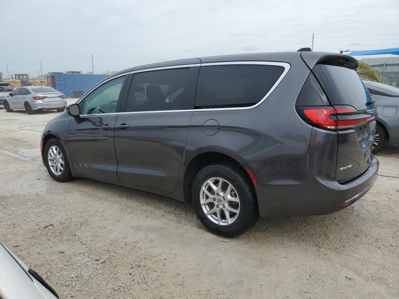 Изображение 2 2023 CHRYSLER PACIFICA TOURING L 2023 с VIN 2C4RC1BG3PR535046