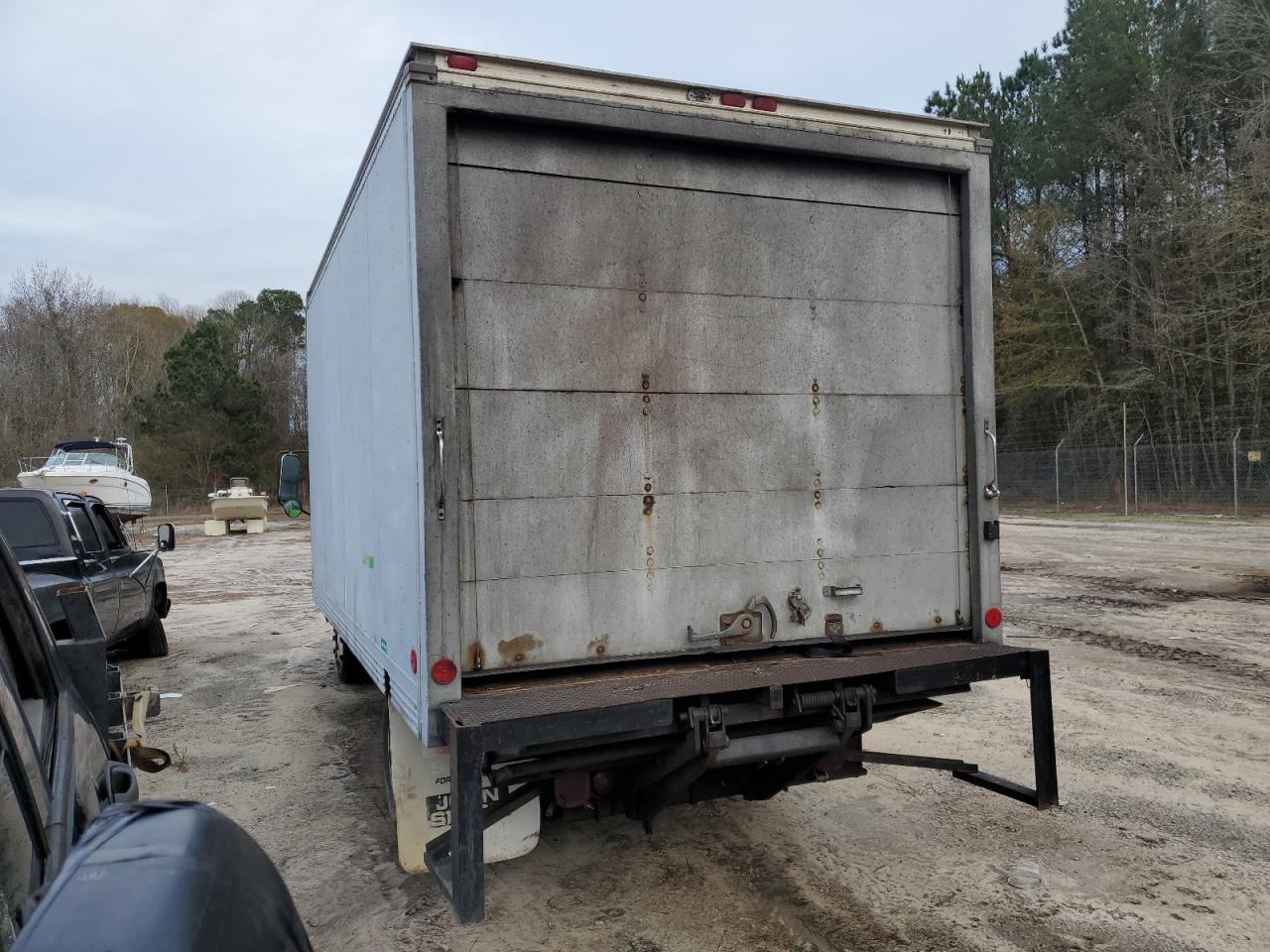 Obraz 2 z 2005 GMC W4500 W45042 2005 z VIN J8DC4B16057002084