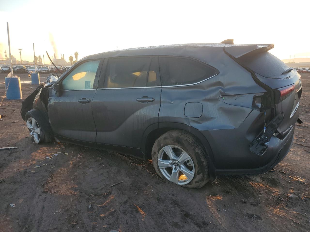 Obraz 2 z 2022 TOYOTA HIGHLANDER L 2022 z VIN 5TDZZRAH8NS560553