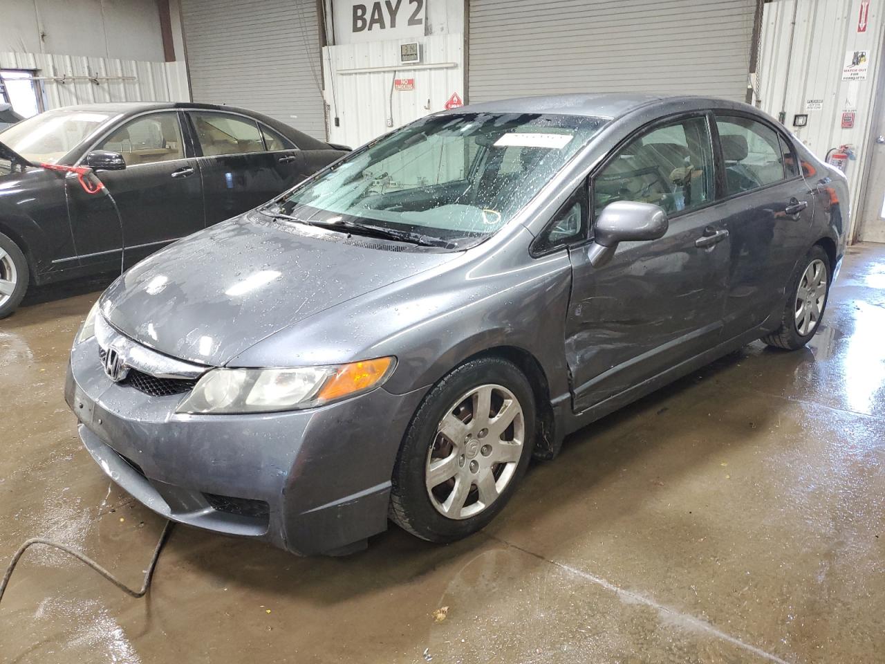 Изображение 1 2010 HONDA CIVIC LX 2010 с VIN 19XFA1F50AE083826