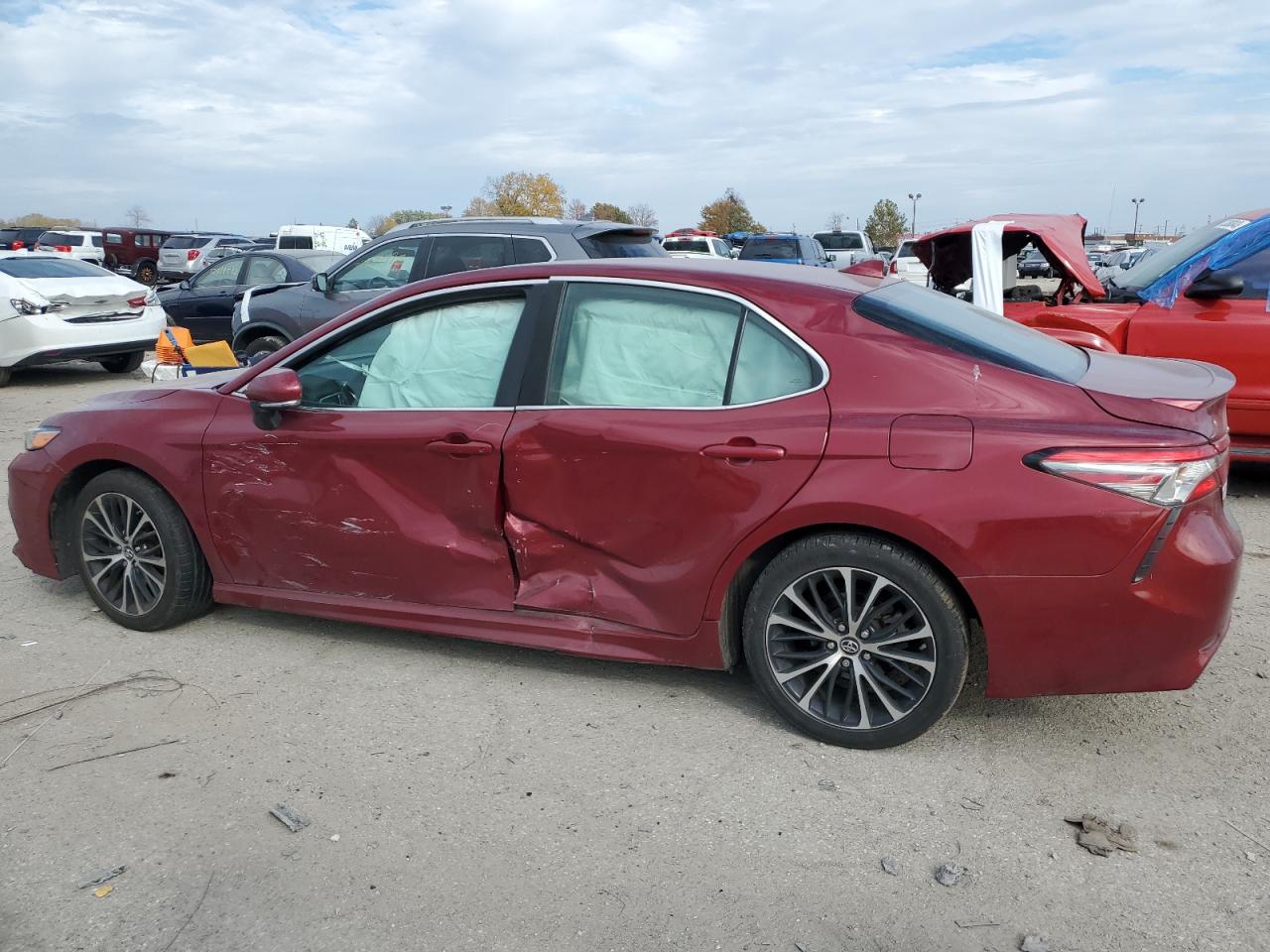 Obraz 2 z 2018 TOYOTA CAMRY L 2018 z VIN 4T1B11HK6JU560371