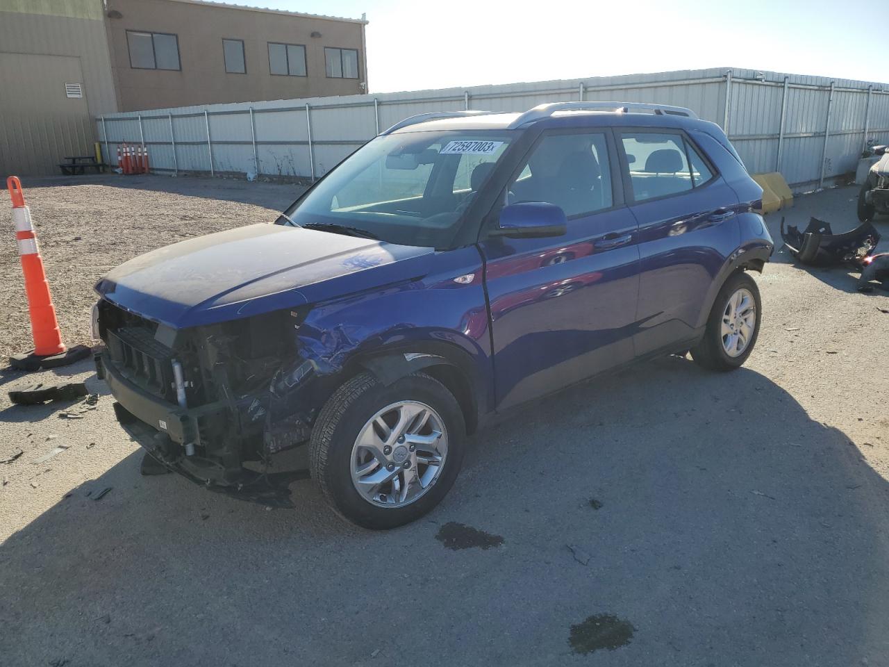 Image 1 of 2020 HYUNDAI VENUE SEL 2020 with VIN KMHRC8A34LU024901