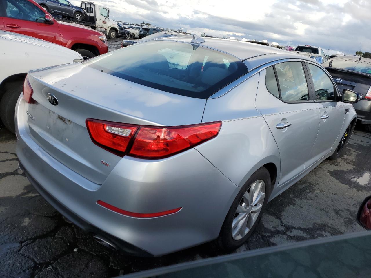 Image 3 of 2015 KIA OPTIMA LX 2015 with VIN 5XXGM4A71FG419732
