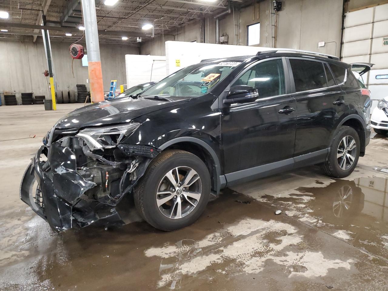 Изображение 1 2017 TOYOTA RAV4 XLE 2017 с VIN 2T3RFREV3HW686539