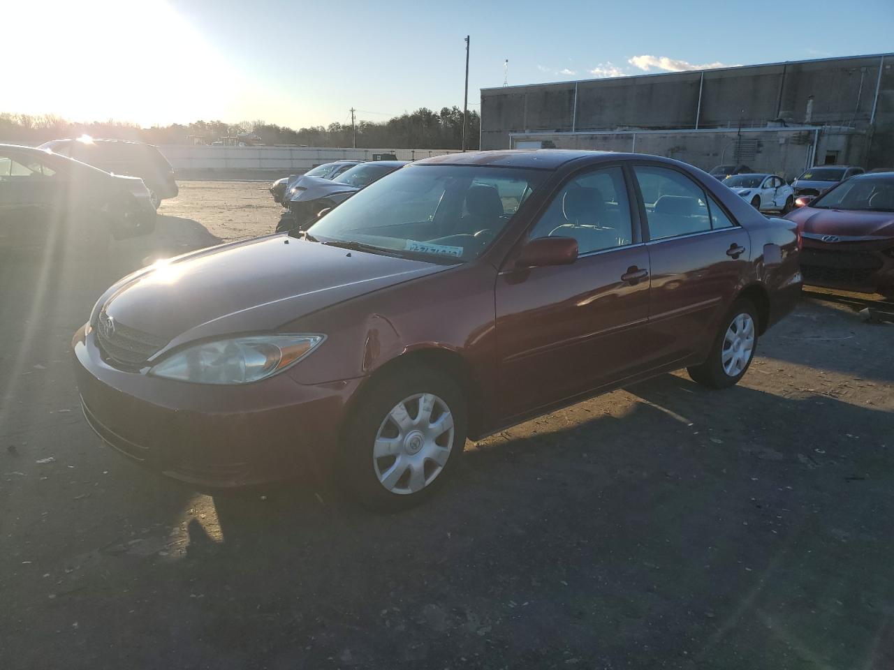 Изображение 1 2004 TOYOTA CAMRY LE 2004 с VIN 4T1BE32K74U362055