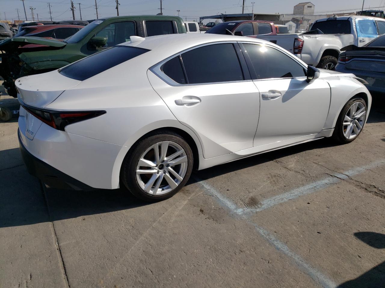 Image 3 of Lexus Is 300 2021 with VIN JTHCA1D20M5110565