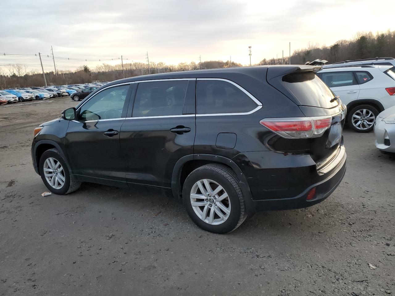 Изображение 2 2016 TOYOTA HIGHLANDER LE 2016 с VIN 5TDBKRFH7GS326261